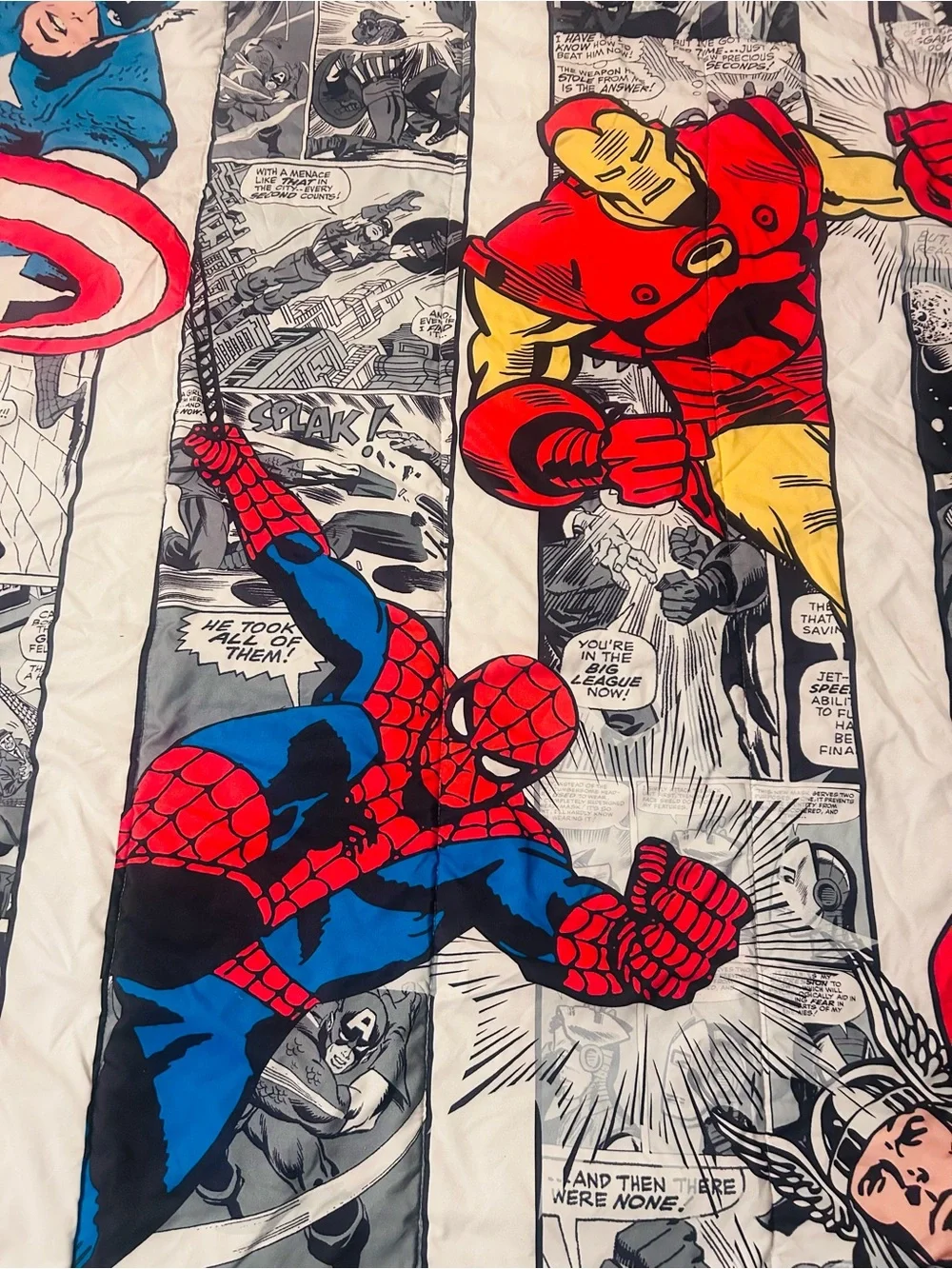 Jay Franco Marvel Avengers Comic Cool queen bedspread